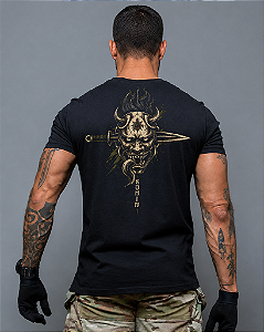 Camiseta Demon Ronin Apparel Project Armour Preta com Estampa nas Costas