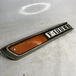 Emblema Lateral Para-lama Dianteiro Esquerdo F-100 Detalhe