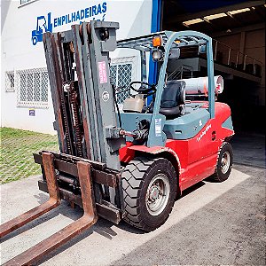 Empilhadeira GLP 5 Ton. - Usada