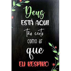 Quadro MDF Grande - Deus Está Aqui
