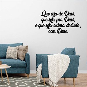 Quadro com escrita Que seja acima de tudo com Deus