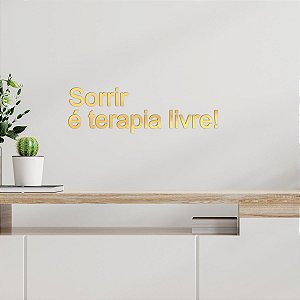 Espelho Decorativo "Sorrir é terapia livre!" - Ac. Dourado