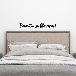 Placa Decorativa "Permita-se florescer!" em Acrílico Preto