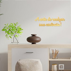 Espelho "A arte de realçar sua essência!" - Acrílico Dourado