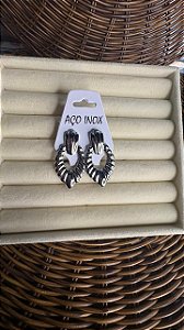 Brinco Feminino Gota Trabalhada em Aço Inoxidável Prata