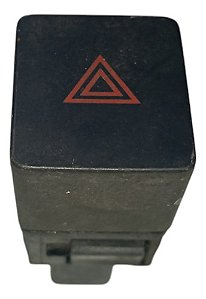 Botão Pisca Alerta Nissan March 2015/2020 Original Usado