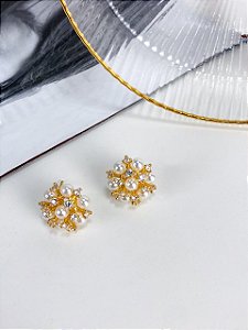 Brinco Flor com Pérolas e Zircônias