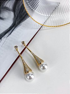 Brinco Longo com Zircônias e Pérola