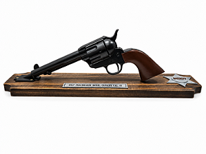 Replica De Resina Colt Peacemaker 4" Model. Cavallary .45 Suporte