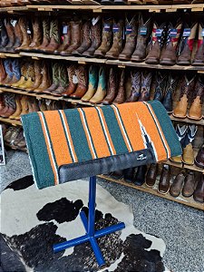 MANTA PARA SELA BOOTS HORSE NAVAJO COMBAT PRETA/LARANJA 30X32