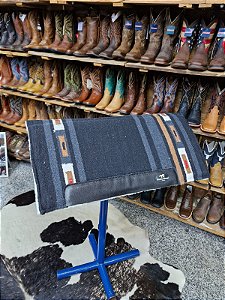 MANTA PARA SELA BOOTS HORSE NAVAJO COMBAT PRETA/CHUMBO 30X32