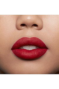 Fiery deep red STILA STAY ALL DAY LIQUID LIPSTICK batom