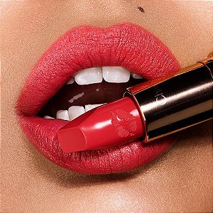 Hot Emily CHARLOTTE TILBURY HOT LIPS matte revolution lipstick
