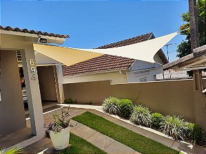 TELA TOLDO SOMBREAMENTO SOMBRALUX ESSENCIAL (80%)  2x2 m AREIA + KIT DE INSTALAÇÃO