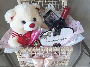 Bau Romântico com Vinho