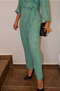Calça Jacquard Verde Reta com Corte Assimétrico e Amarração Frontal