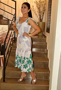 Vestido Nusa Magic Estampa Verde Midi com Amarração nos Ombros e Fenda nos Babados Estampa Exclusiva