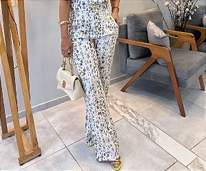 Calça Linho Mesclado Estampa Natural  Pantalona com Cintura Alta com Passantes Bolsos Frontais e Bolsos Traseiros Verdug