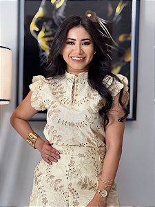 Blusa Algodão Bordado Creme Com Gola, Manga Babado E Botões Pérolas