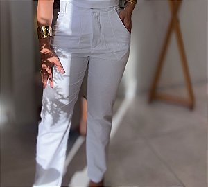 Calça Alfaiataria Branca Reta Com Abertura Frente, Bolsos Frente E Atrás