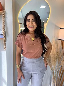 Blusa Viscose Rosa Chá Com Decote V Assimétrico E Mangas