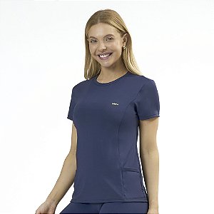 CAMISETA COM RECORTE E BOLSO LATERAL