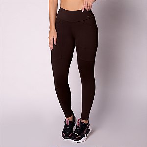 LEGGING COM BOLSO E RECORTE
