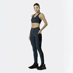 LEGGING COM BOLSO E RECORTE