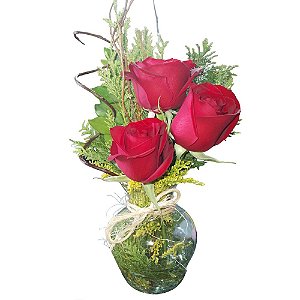 Arranjo de 3 Rosas Vermelhas no Vaso