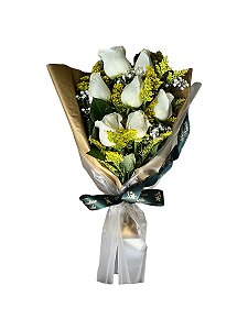 Buque Encanto de Rosas Brancas