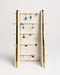 Expositor para Berloques 25x13 - Corvin Premium- Off white com Friso Dourado