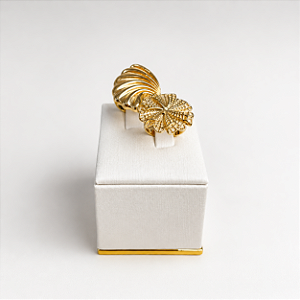 Expositor de Alianças Médio 5 x 6 - Corvin Premium - Off White com Friso Dourado