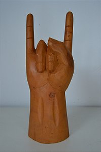 Escultura mão Rock and Roll | Nil Morais | Juazeiro do Norte