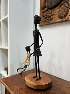 Escultura Mãe e Filha (Giratória) | Sandra Barreiro | Rio de Janeiro