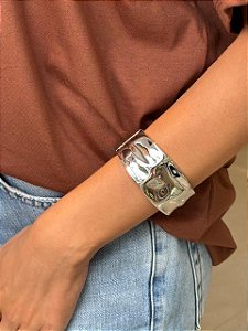 Bracelete Metal Trabalhado Amassado Prata