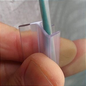 Perfil de acabamento cadeirinha para vidro de 8 mm - barra de 2 metros
