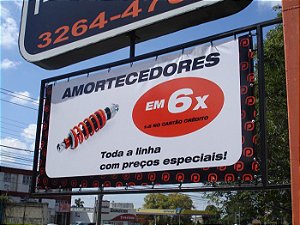 LONA COM ILHÓS, Tamanho 3,20x0,80mt com estrutura.