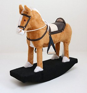 Cavalo Cavalinho de Madeira Acabamento de Pelucia