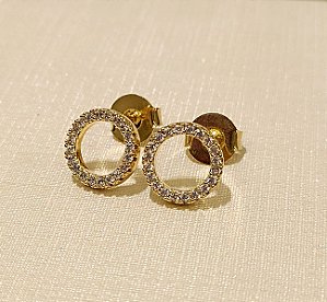 Brinco circulo vazado cravejado de zircônias - Banhado a Ouro 18k