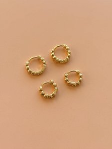 Brinco Duplo de Argolas com Esferas P e M