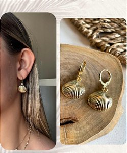 Brinco Concha Dourada - Banhado a Ouro 18k