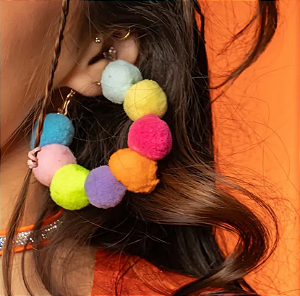 Brinco Argola Pompom