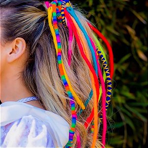 Aplique para cabelo com 10 cordas coloridas com lã e linhas