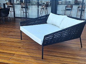 Chaise Square