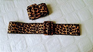 Cinto de Couro/pelo - TAMANHO ÚNICO - comprimento = 100 cm - largura 6,5 cm Estampa onça