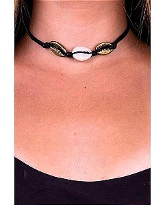 Colar preto de camurça e buzio de amarrar Diana