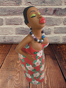 Estátua Barraqueira 2 - em Gesso Artesanal - Pintado à Mão