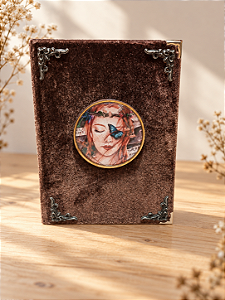 Junk Journal / Grimório Temático Anne with an E com Medalhão