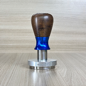 Tamper Bravo com Punho de Madeira e Alumínio Azul e Base Prata - Outlet