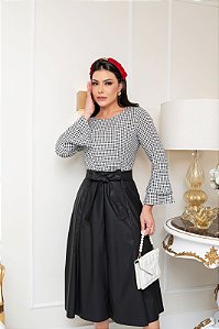 Camisa Karina em Viscolinho Preto e Braco Fagian